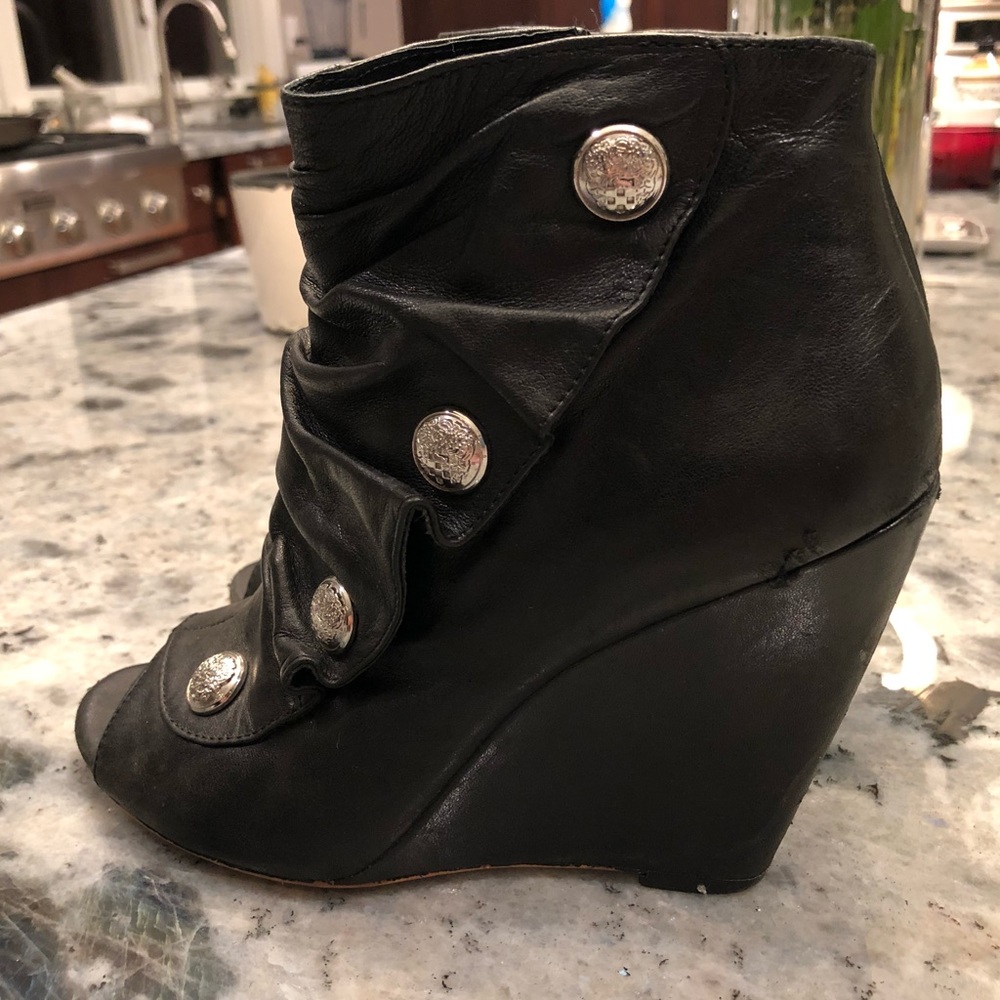 Vince Camuto ruffle peep toe wedges